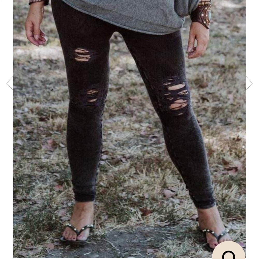 Plus size distressed leggings